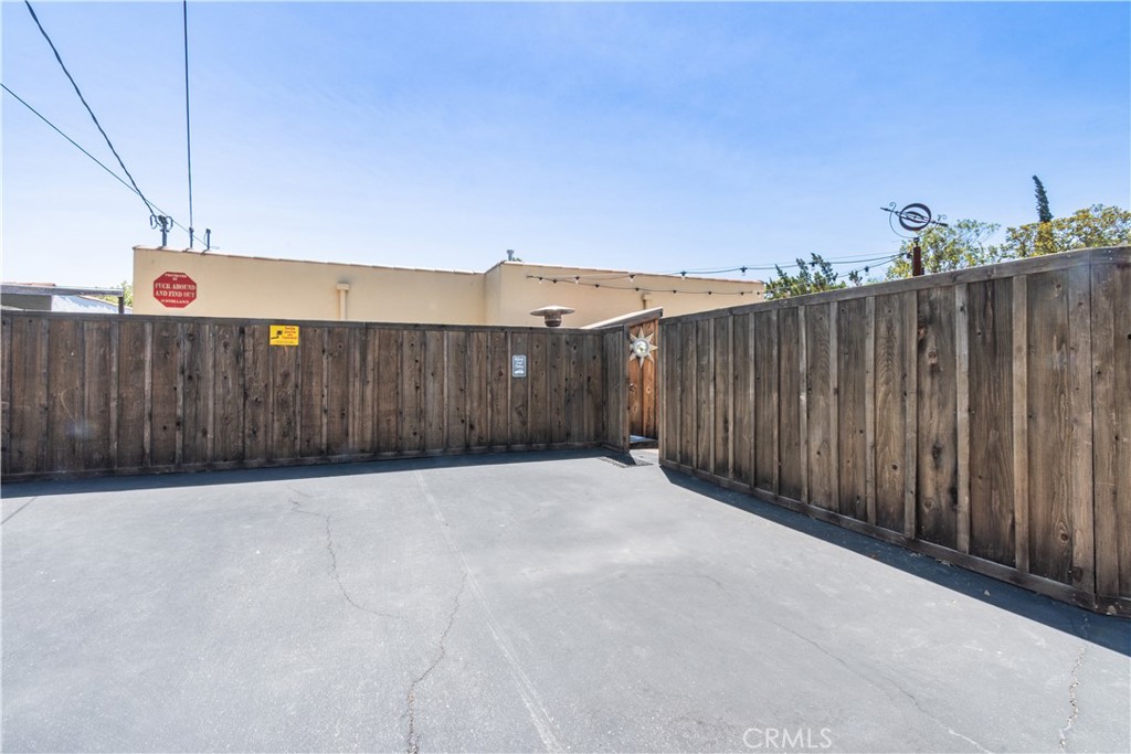 2015 Oak Property Photo 24