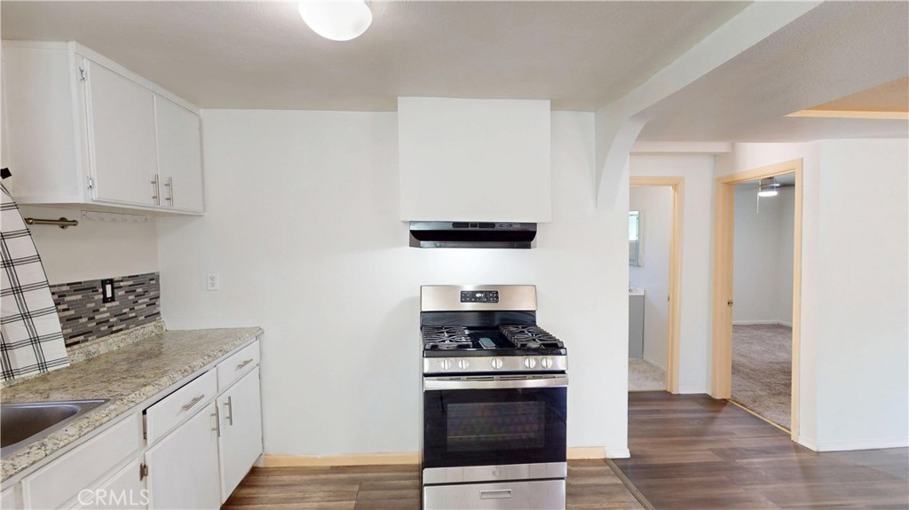 302 S Jackson Property Photo 12