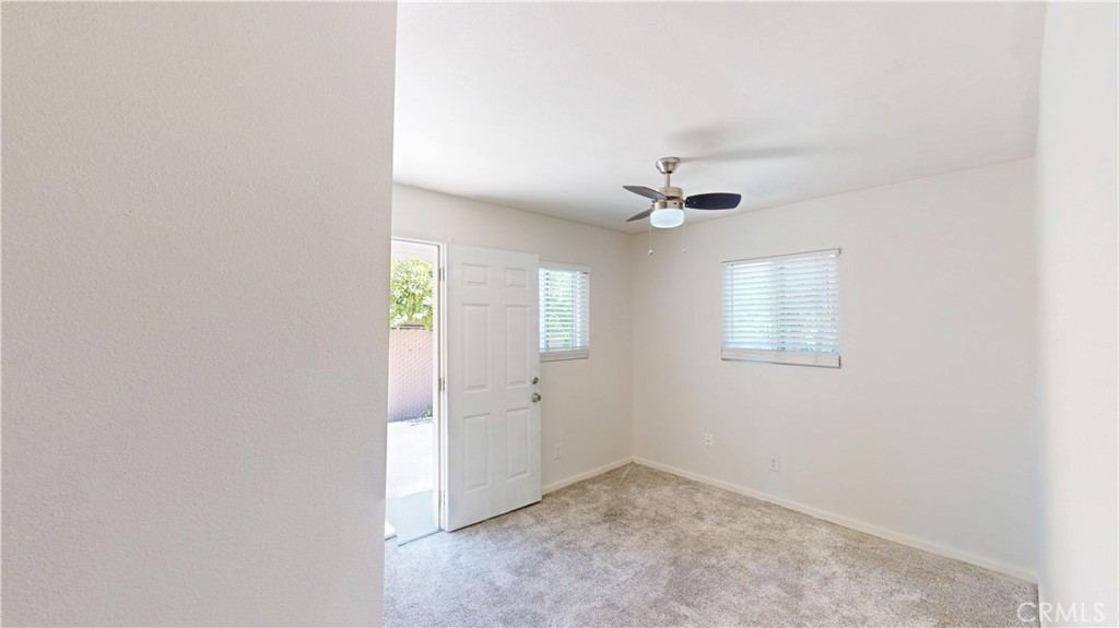 302 S Jackson Property Photo 18