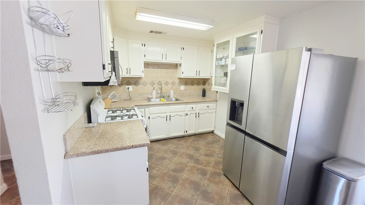 1610 Cunha Property Photo 9