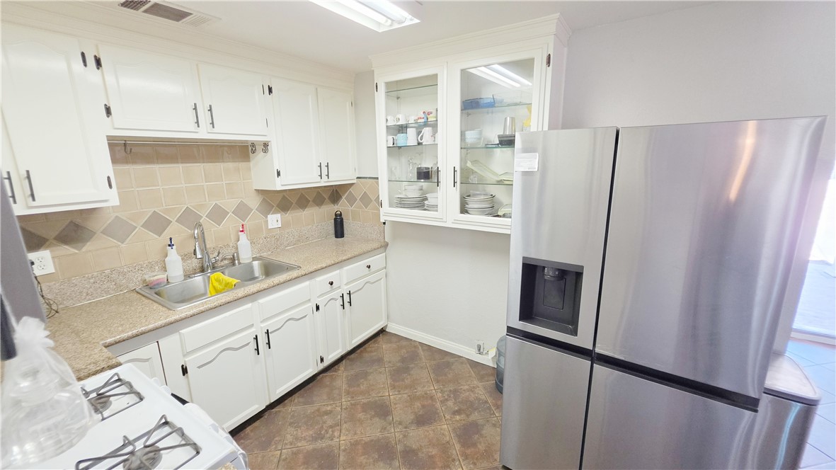 1610 Cunha Property Photo 10
