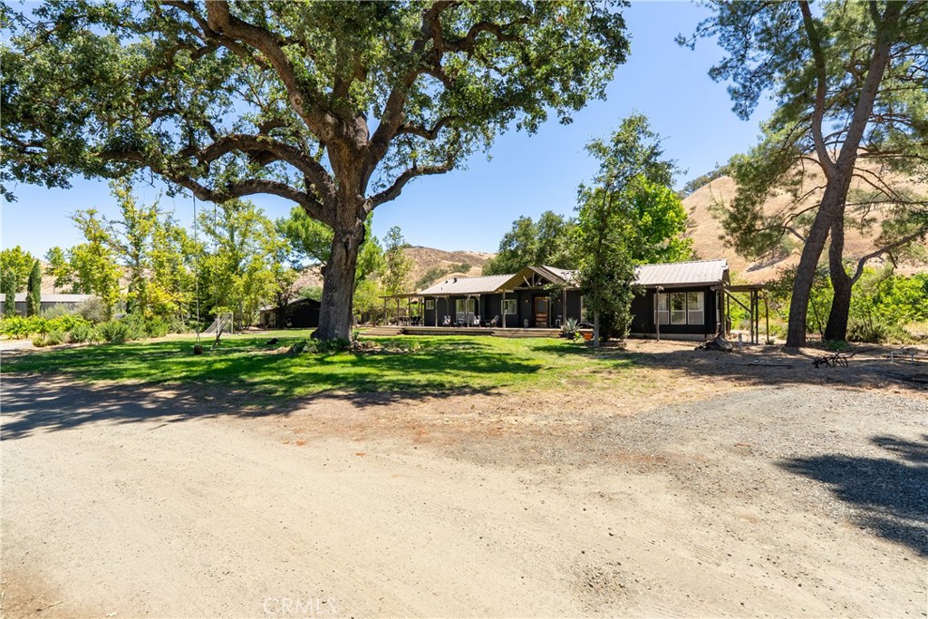 5750 El Pharo Property Photo