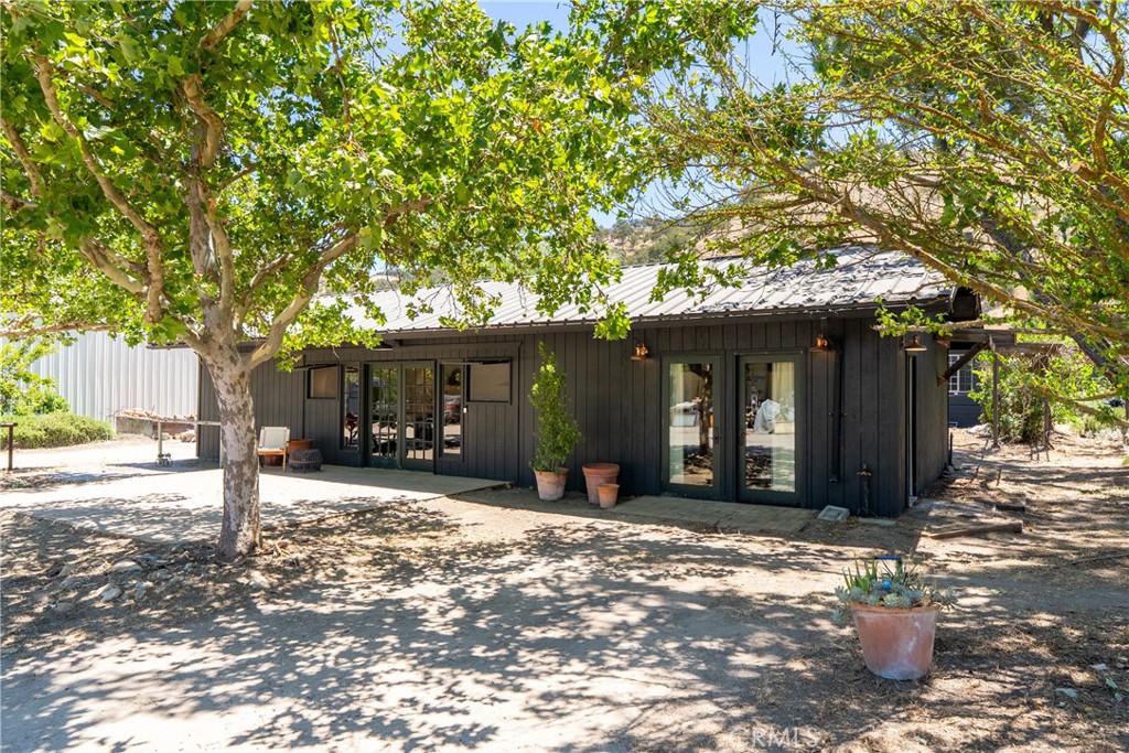 5750 El Pharo Property Photo 24