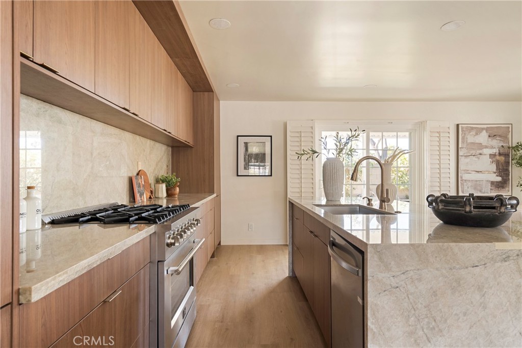 810 Congress Property Photo 12