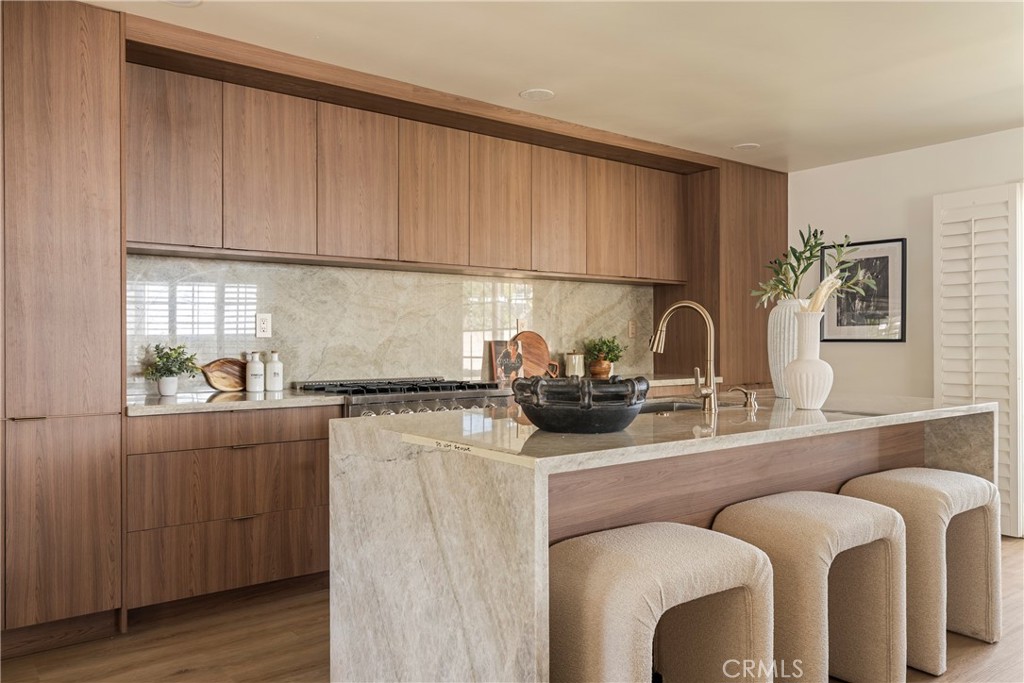 810 Congress Property Photo 13