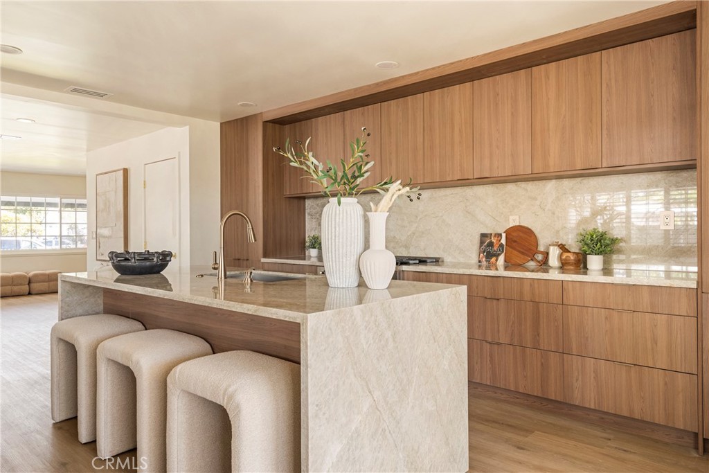 810 Congress Property Photo 15
