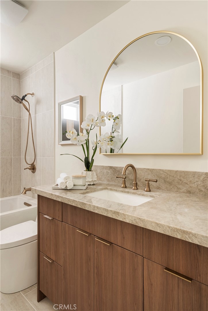810 Congress Property Photo 17