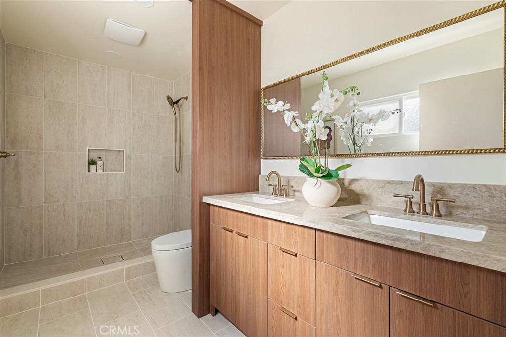 810 Congress Property Photo 23
