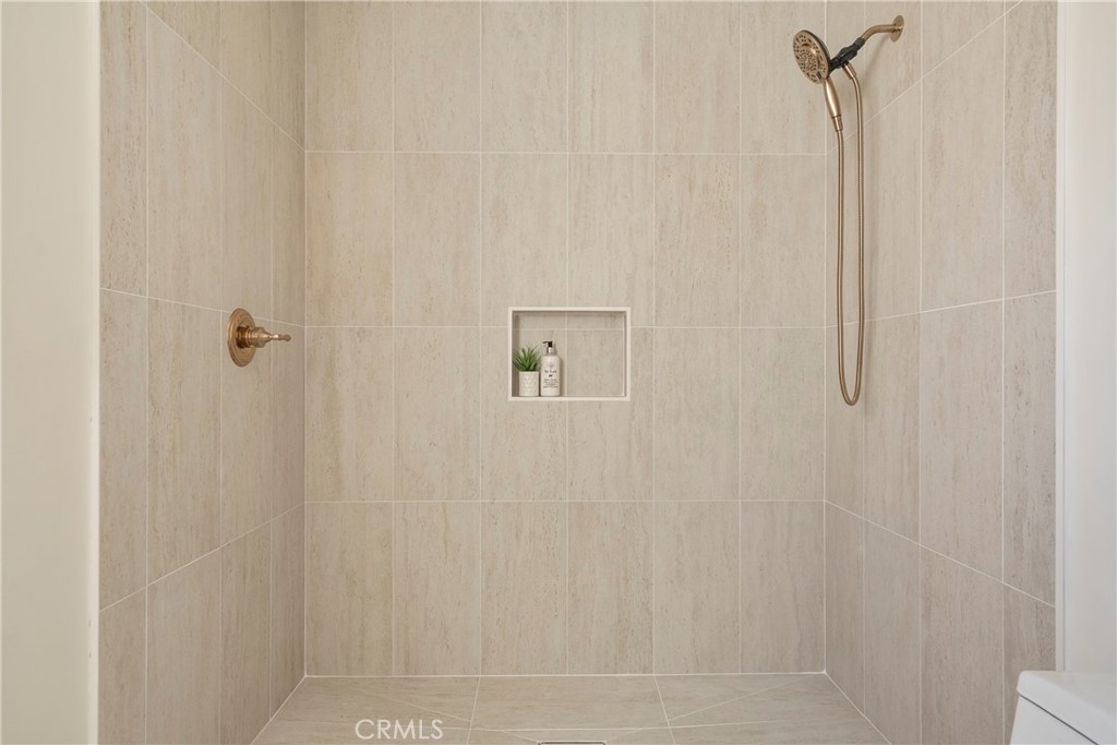 810 Congress Property Photo 24