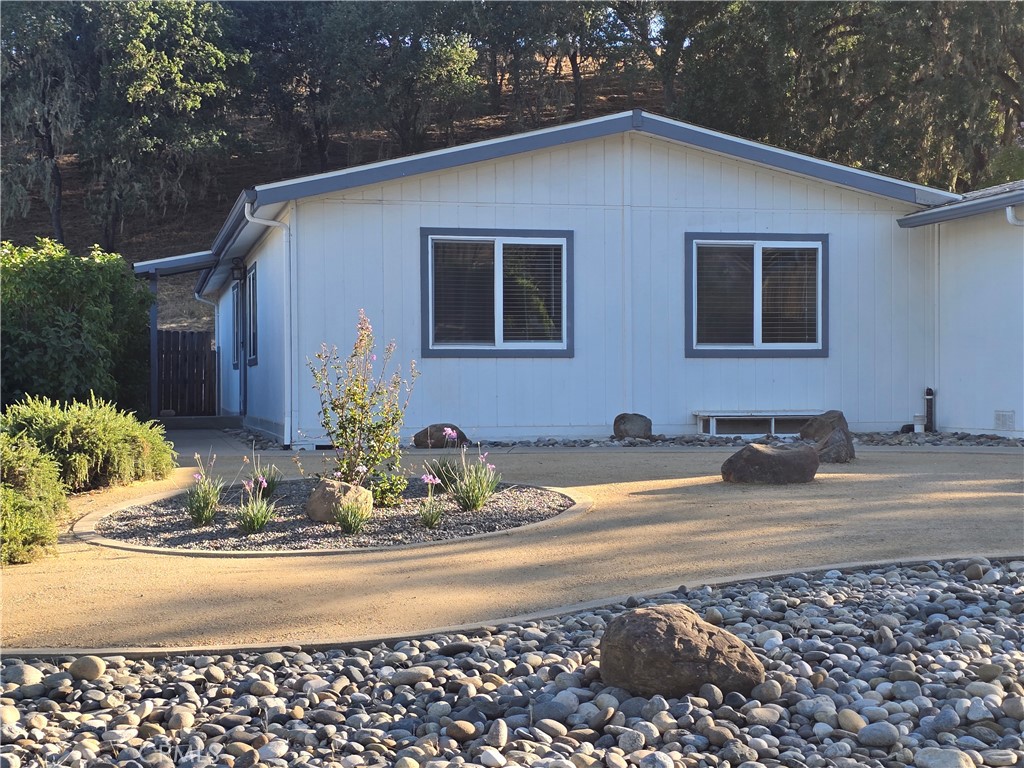 2510 Bridle Trail Property Photo 2
