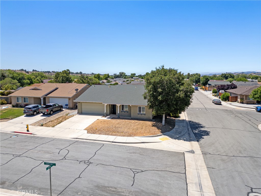 810 Sebastian Court Property Photo 38