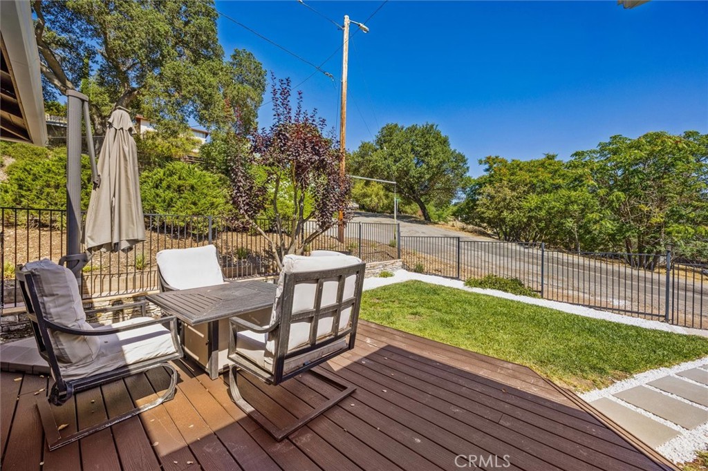 104 16th Property Photo 5