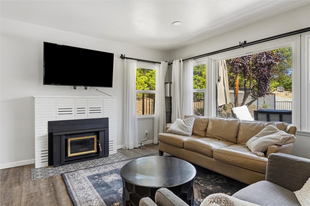 104 16th Property Photo 8