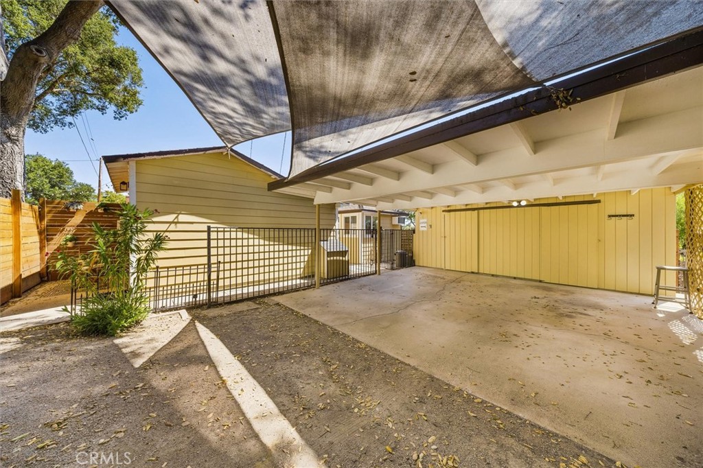 104 16th Property Photo 33