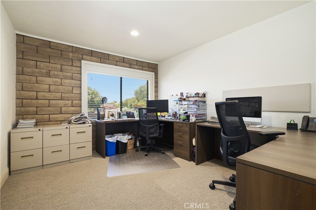 607 Creston Property Photo 12