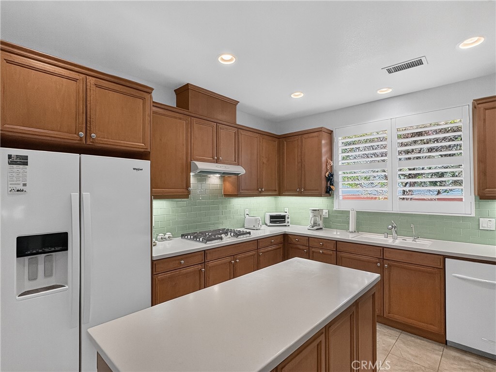 2450 Alameda Property Photo 8