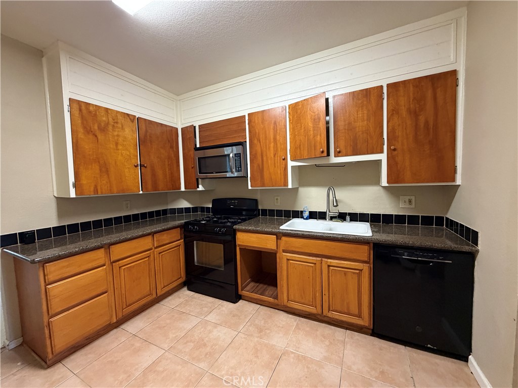 217 Cedar Property Photo 7