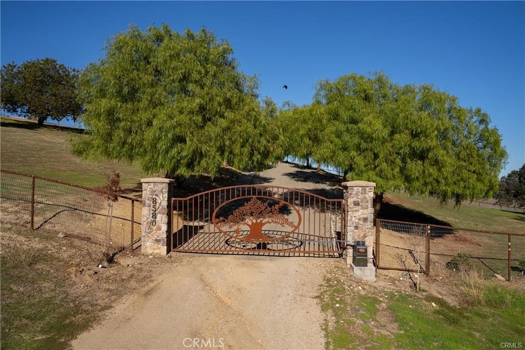 8580 Warren Property Photo 2
