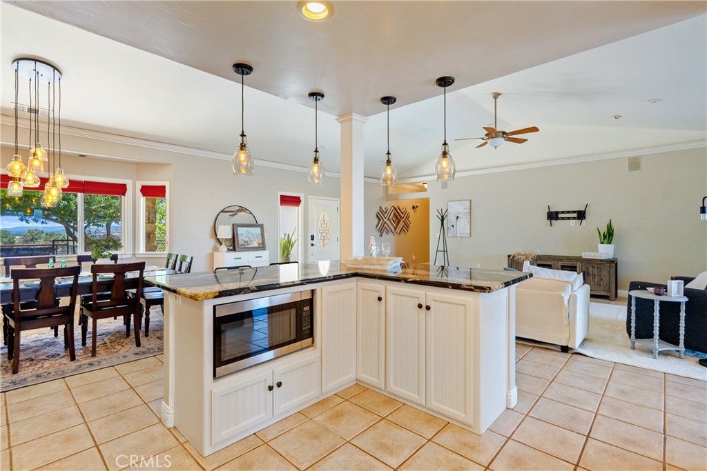 8580 Warren Property Photo 10