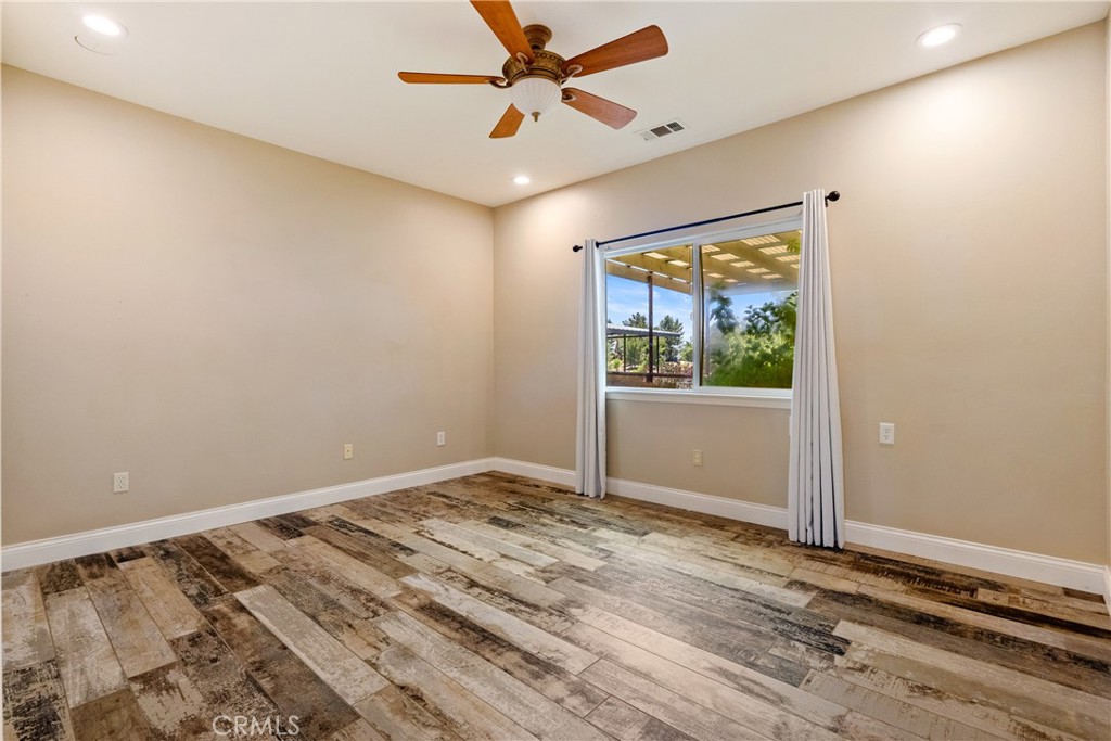 8580 Warren Property Photo 25