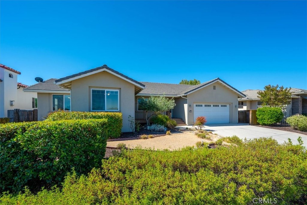 595 Red Cloud Property Photo 1