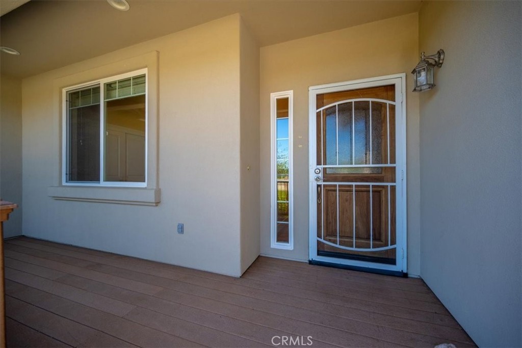 595 Red Cloud Property Photo 2