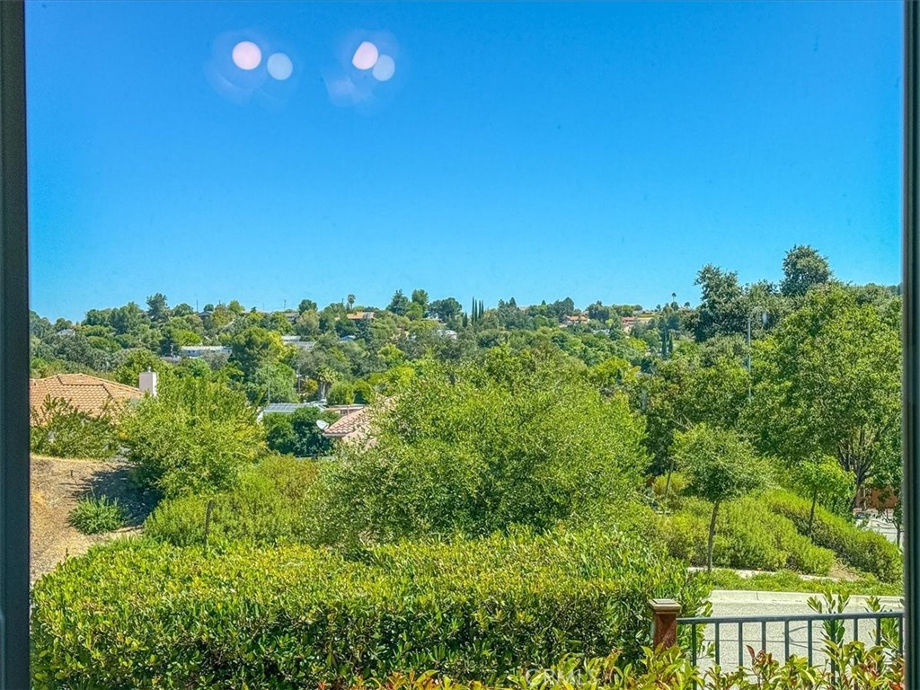 595 Red Cloud Property Photo 6