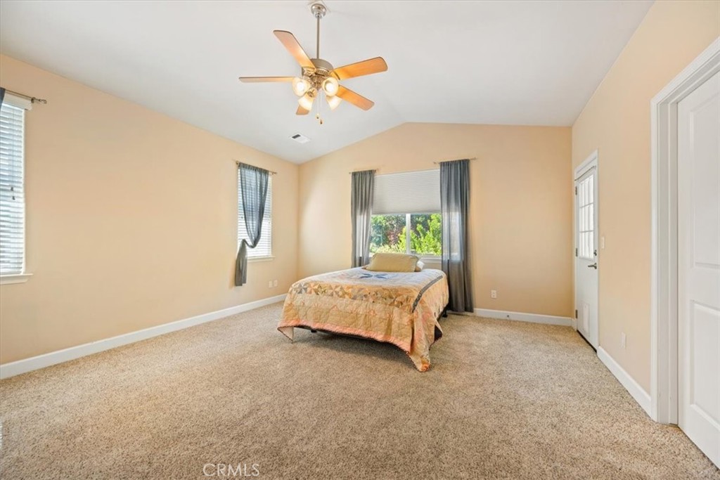 595 Red Cloud Property Photo 7