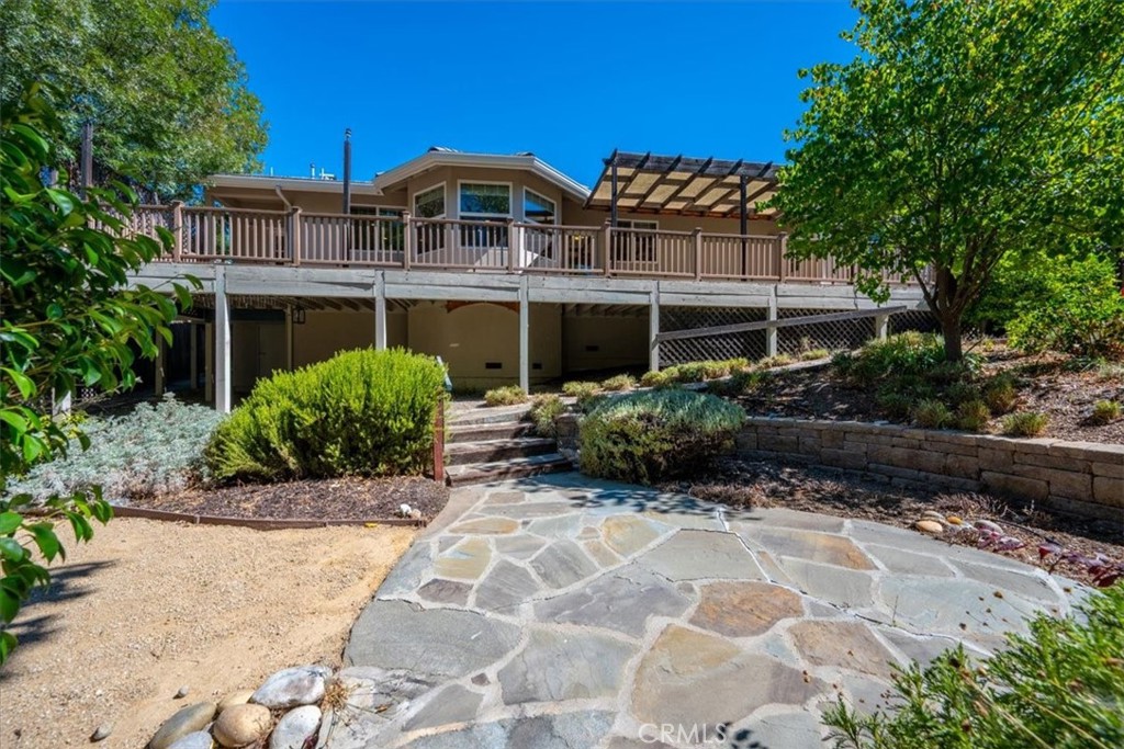 595 Red Cloud Property Photo 15