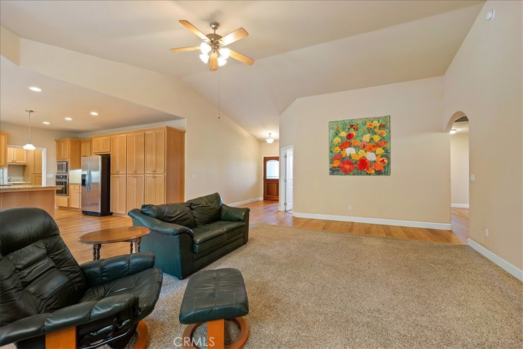 595 Red Cloud Property Photo 21