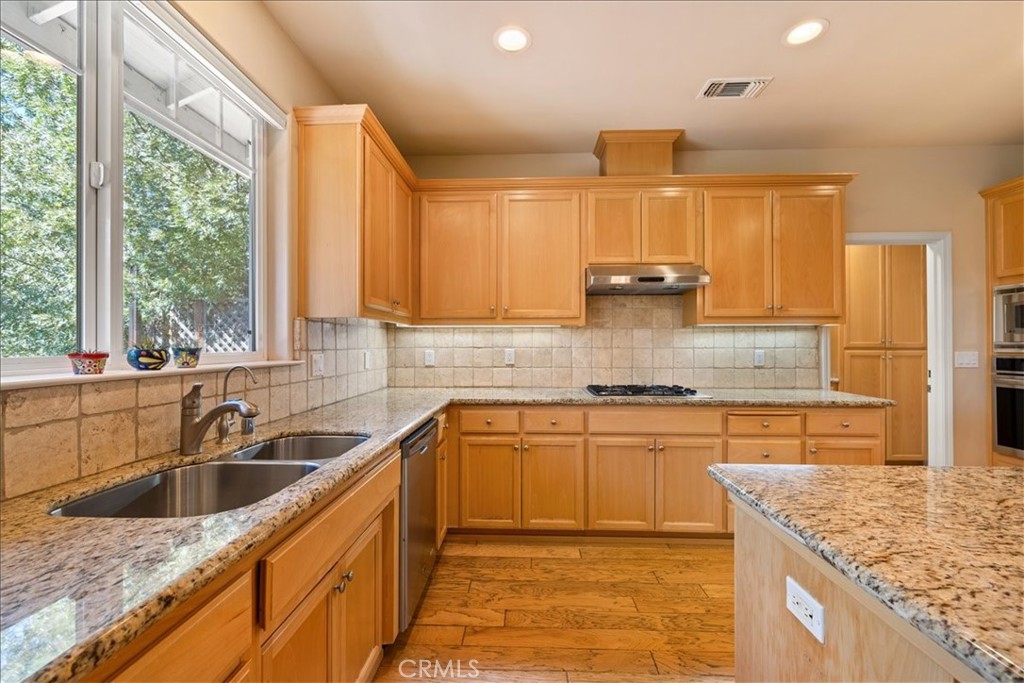 595 Red Cloud Property Photo 22