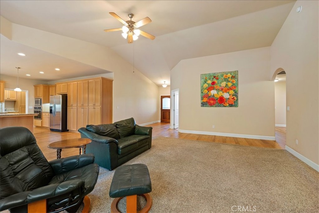 595 Red Cloud Property Photo 22
