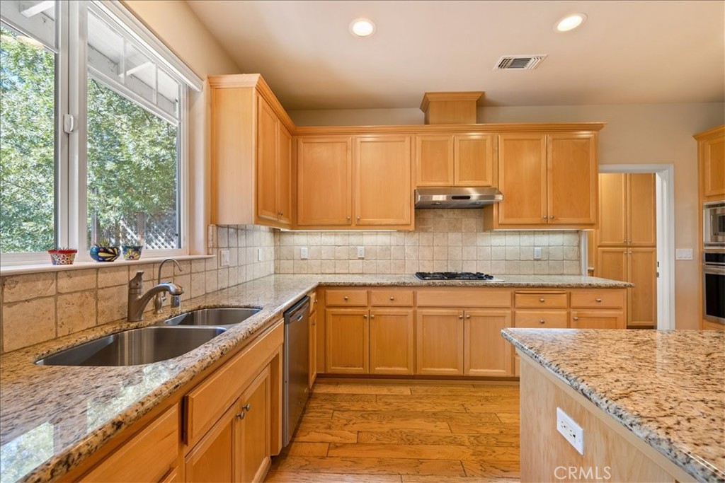 595 Red Cloud Property Photo 23