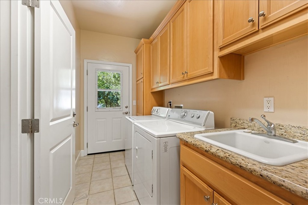 595 Red Cloud Property Photo 30