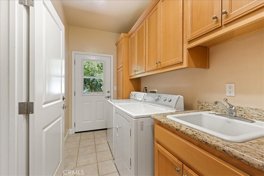 595 Red Cloud Property Photo 30