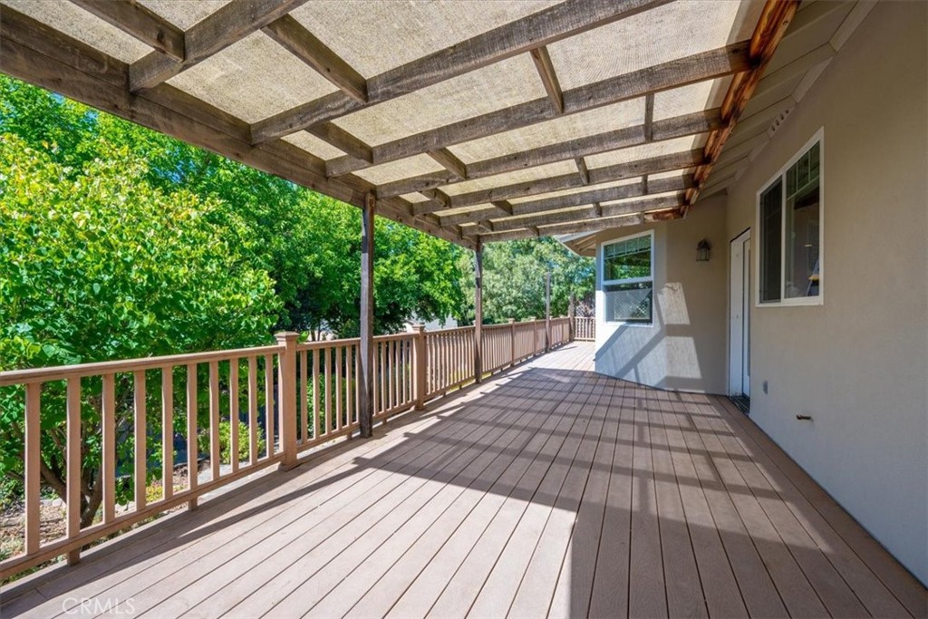 595 Red Cloud Property Photo 32