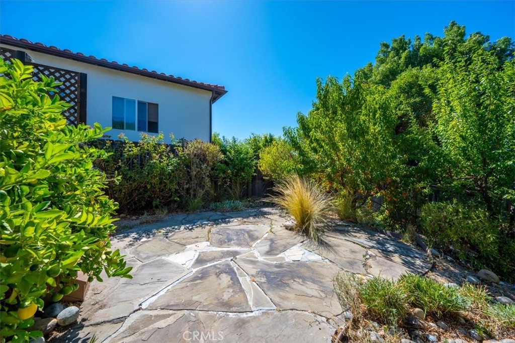 595 Red Cloud Property Photo 33