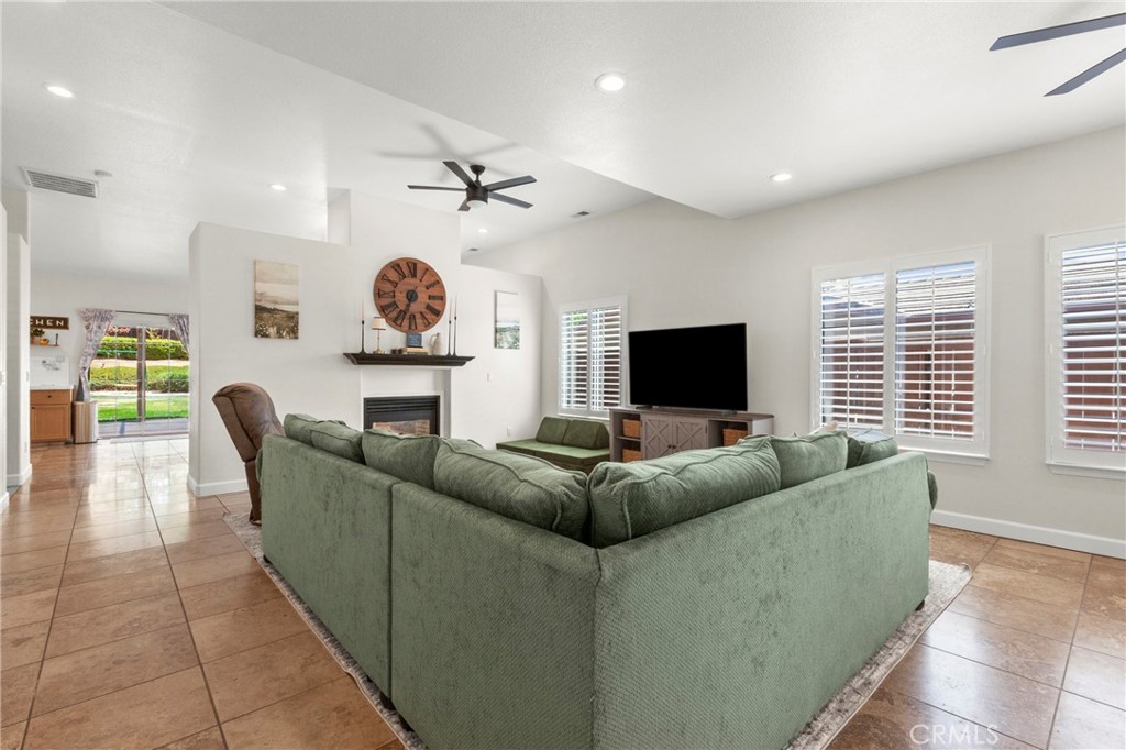 1204 Grassy Hollow Property Photo 6