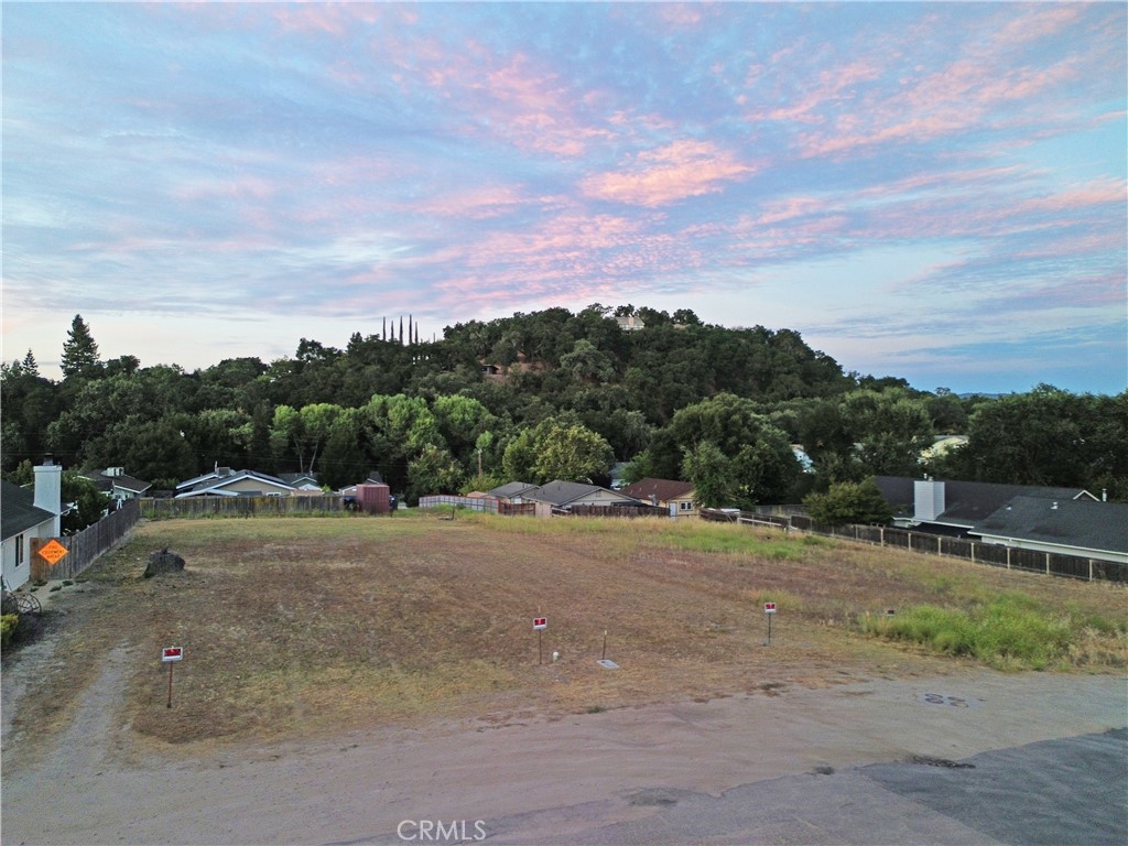 799 Forest Ave Property Photo 1