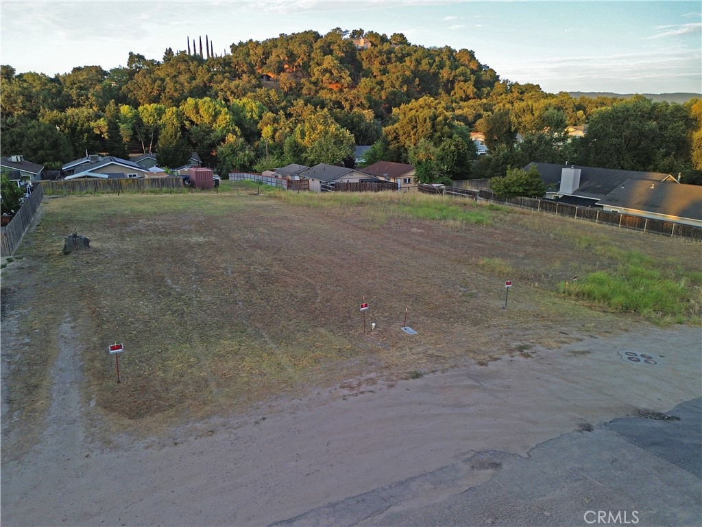 799 Forest Ave Property Photo 7