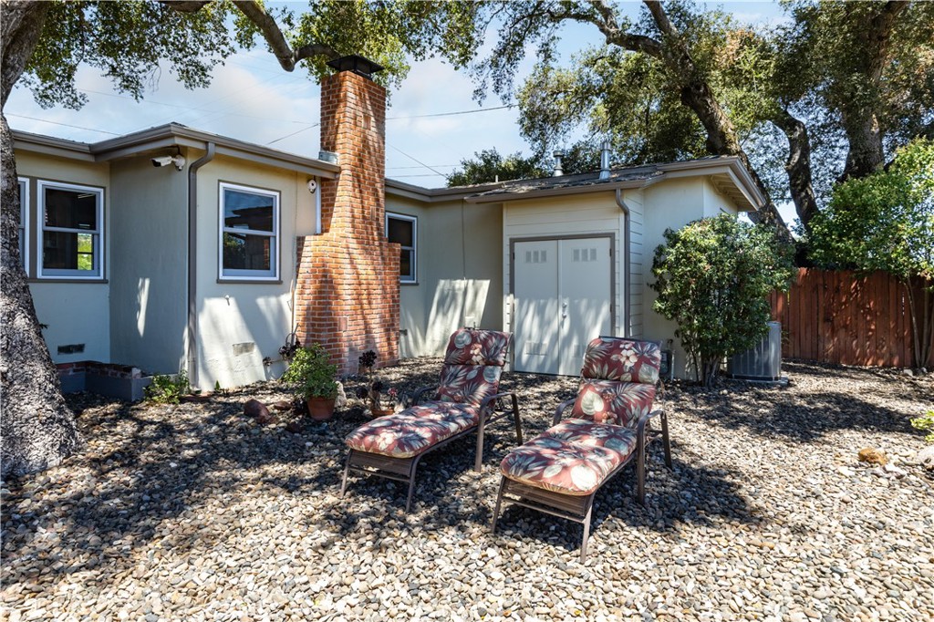 240 Oak Property Photo 30