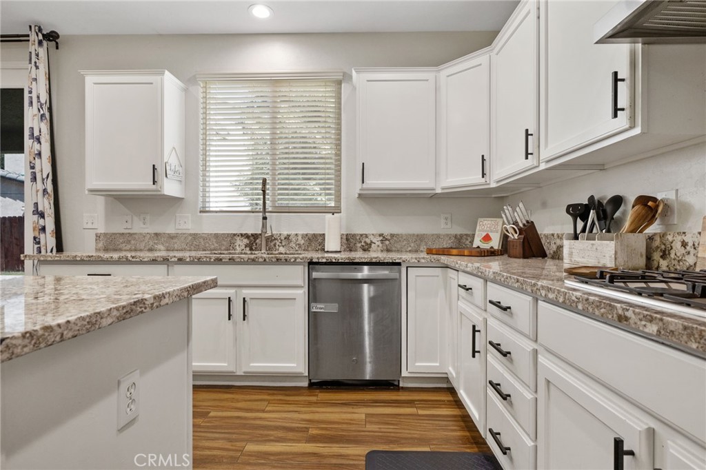 3320 W Glendale Avenue Property Photo 6
