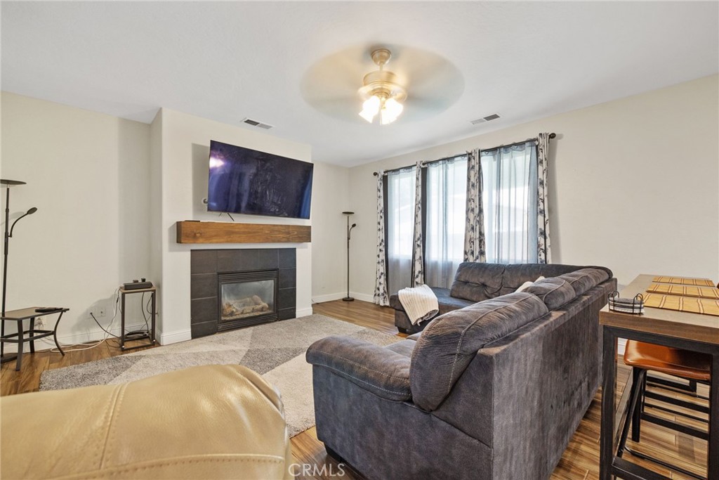3320 W Glendale Avenue Property Photo 12
