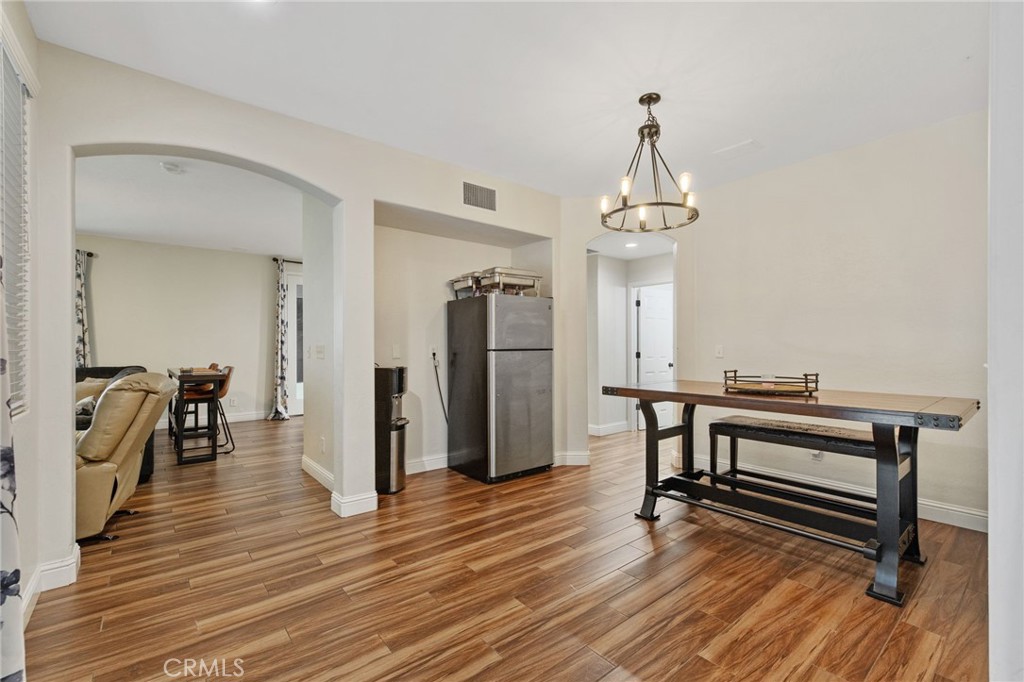 3320 W Glendale Avenue Property Photo 20