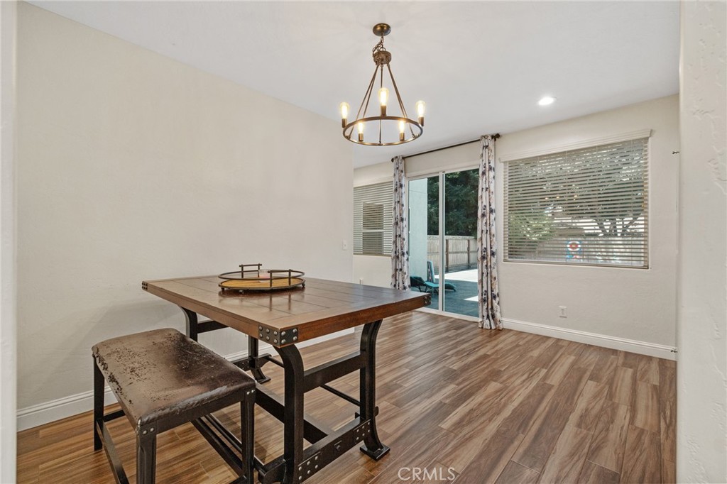 3320 W Glendale Avenue Property Photo 22
