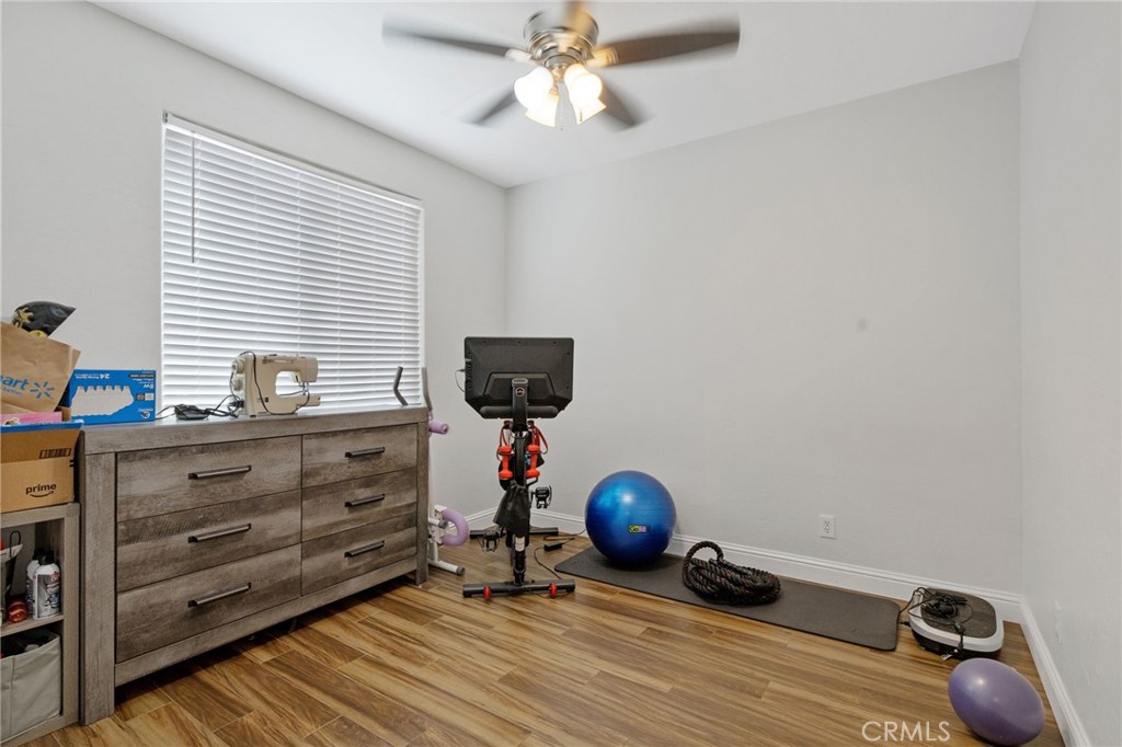 3320 W Glendale Avenue Property Photo 26