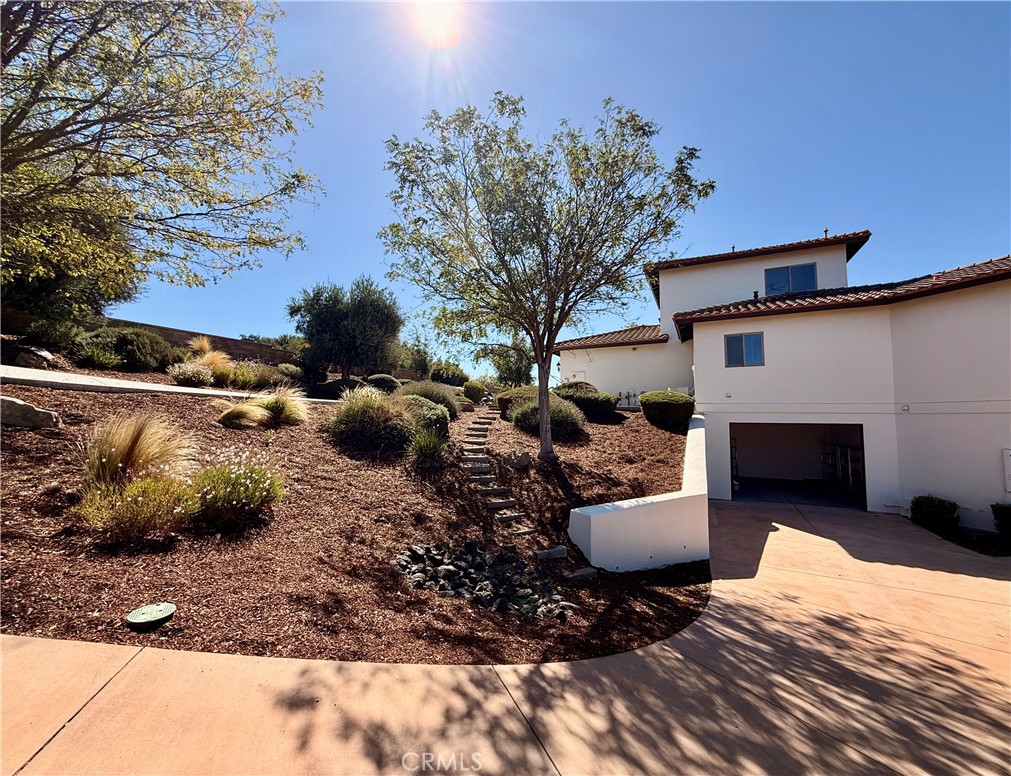 2040 Vista De La Vina Property Photo 5
