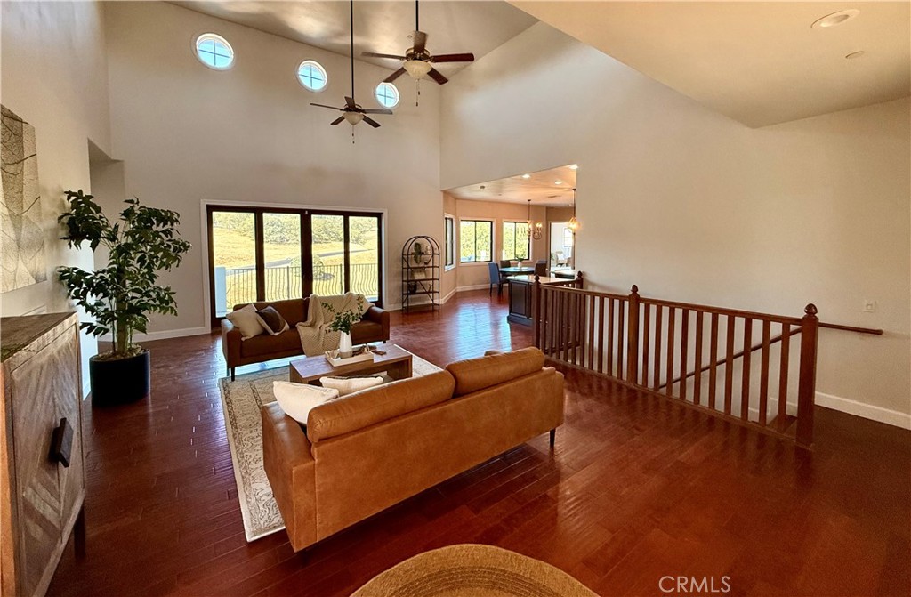 2040 Vista De La Vina Property Photo 9