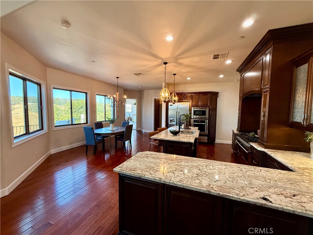 2040 Vista De La Vina Property Photo 12