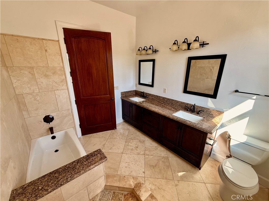 2040 Vista De La Vina Property Photo 42